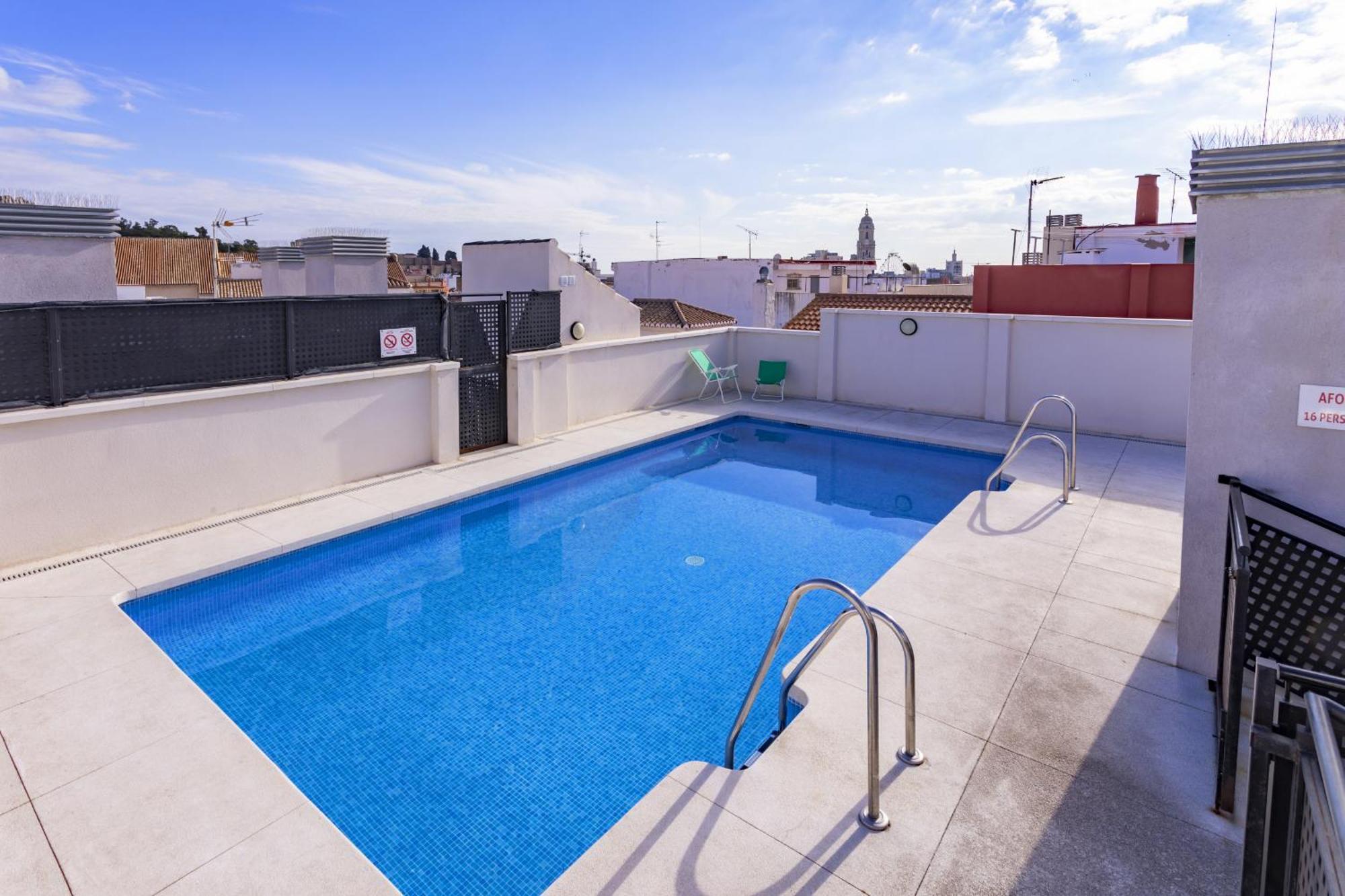 -Malagasunapts-City Centre Terrace Pool Parking Exterior photo